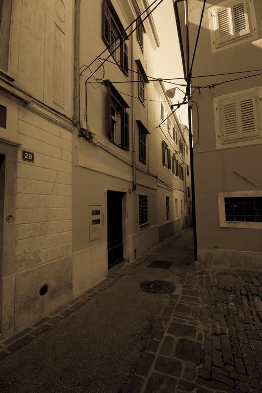 Apartment Vintage By Locap Group Piran Bagian luar foto